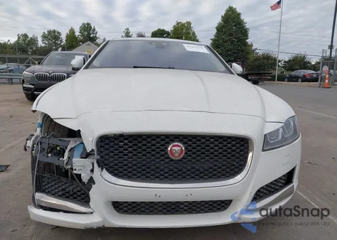 2017 Jaguar Xf 35T Premium z USA, uszkodzony, nr VIN SAJBJ4BV8HCY44921